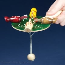 Wooden&#x20;Paddle&#x20;Toy&#x20;-&#x20;Hungry&#x20;Chickens