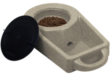 Dakota 283, Dine N Dash – Feeding and Watering System with Dakota Guard