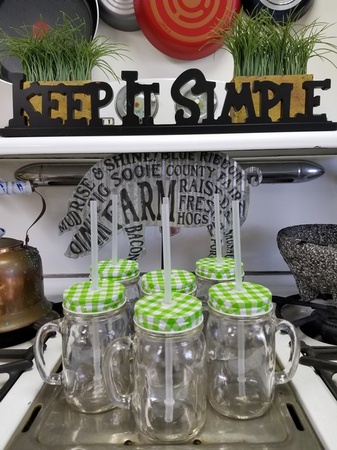 Sunshine Mason Co. Glass Mason Jar Drinking Mug set with handle, Green Gingham lids and Clear Straws, Set of 6