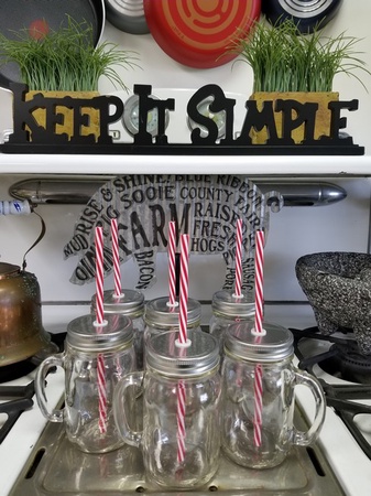 Sunshine Mason Co. Glass Mason Jar Drinking Mug set with handle, Silver lids and Red Stripe Straws, Set of 6