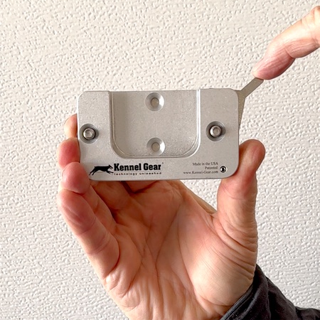 Kennel Gear, .5" Surface Mount with Extended Lever