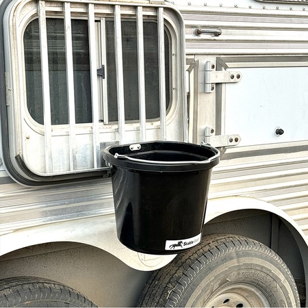 Stable Gear, 14 Quart Plastic Bucket with Insert Block