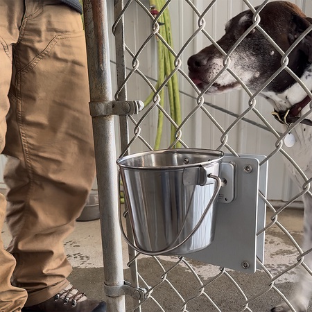 Kennel Gear, Chain Link Fence Mount